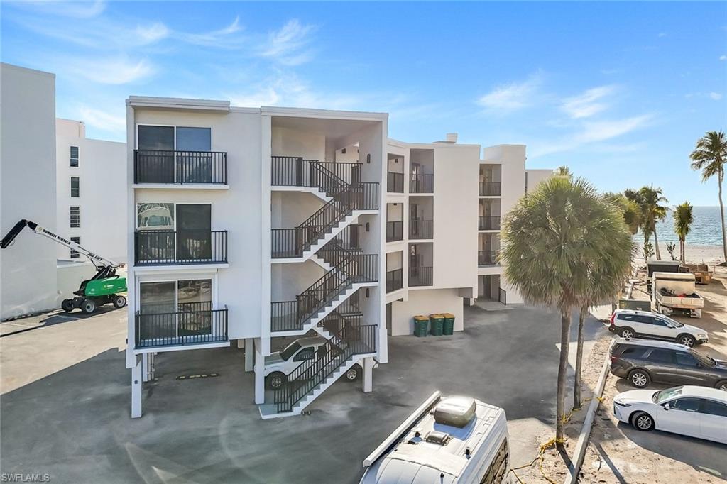 DOLPHIN WAY - Residential