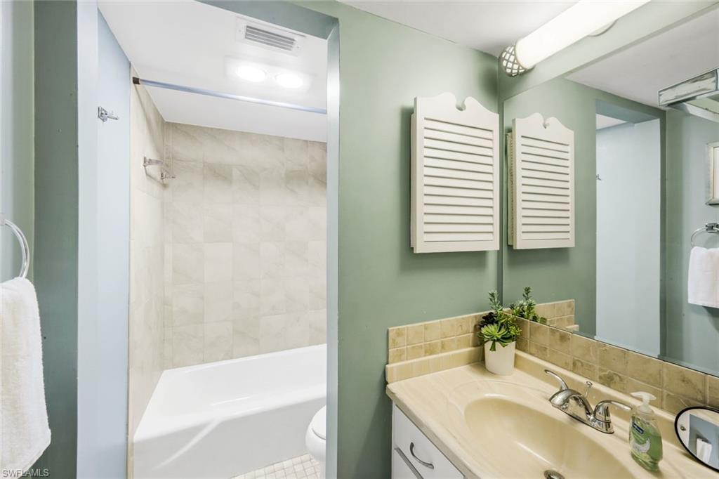 DOLPHIN WAY - Residential