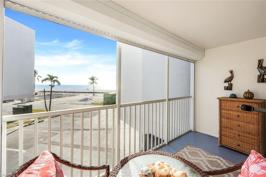 DOLPHIN WAY - Residential