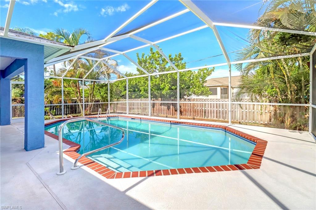 SAN CARLOS PARK - Residential