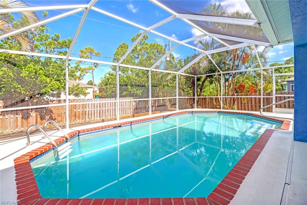 SAN CARLOS PARK - Residential