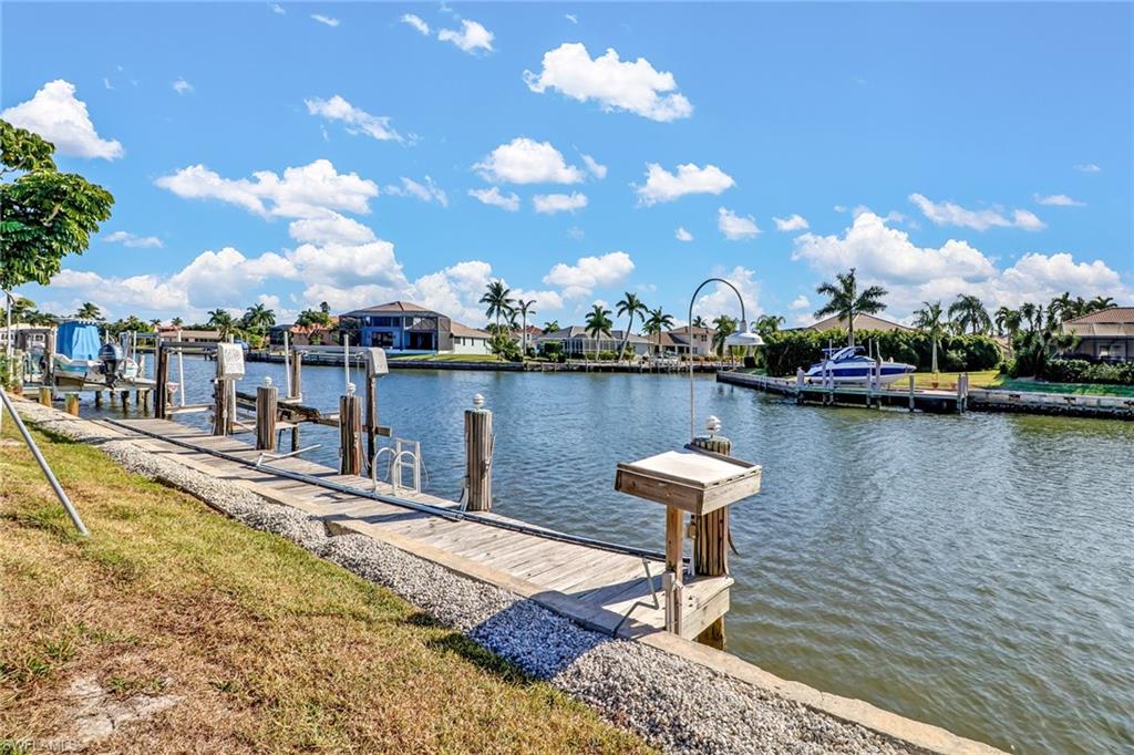 MARCO BEACH - Residential