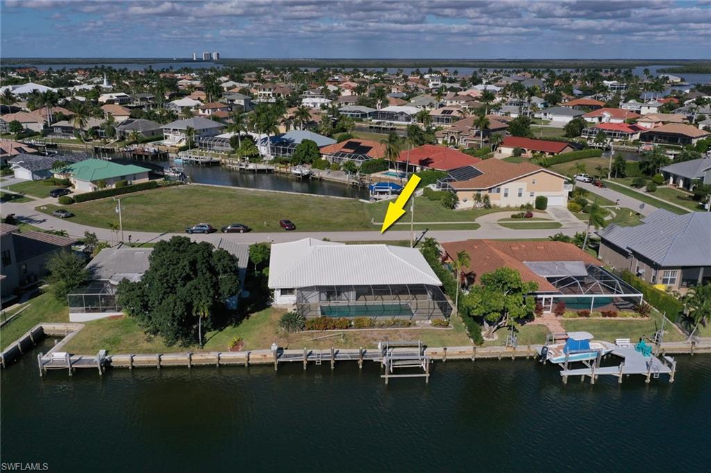 MARCO BEACH - Residential