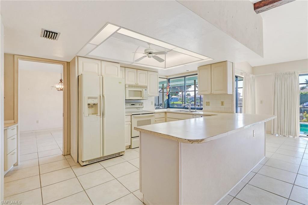 MARCO BEACH - Residential