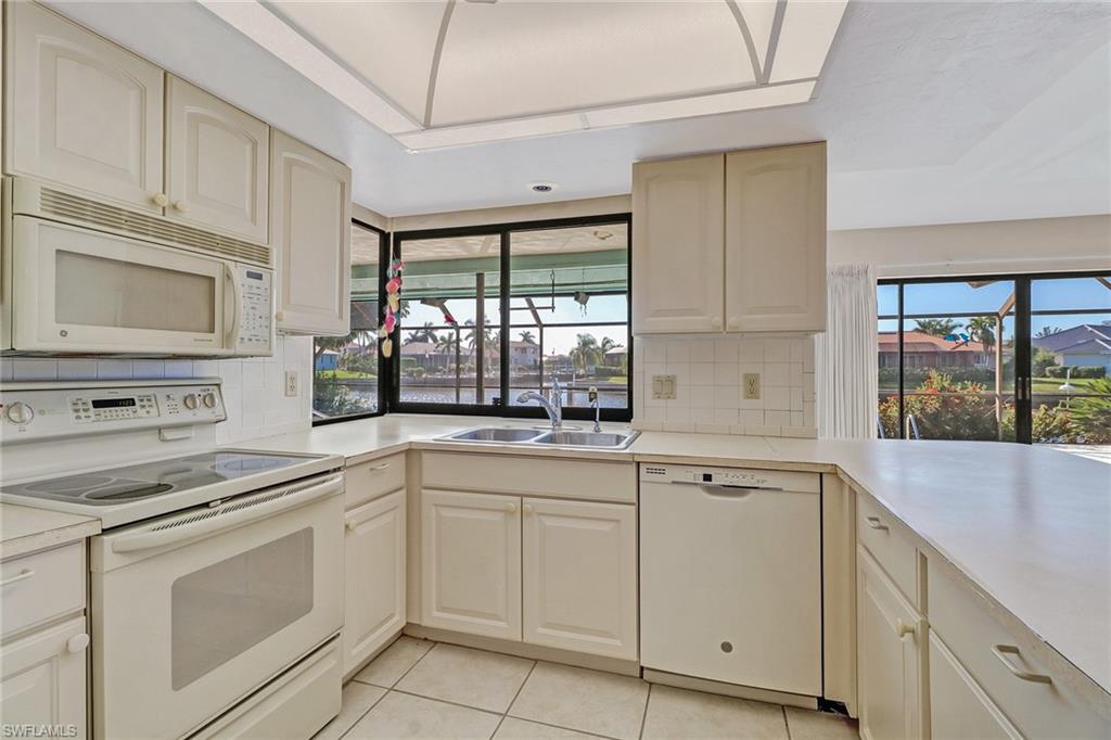 MARCO BEACH - Residential