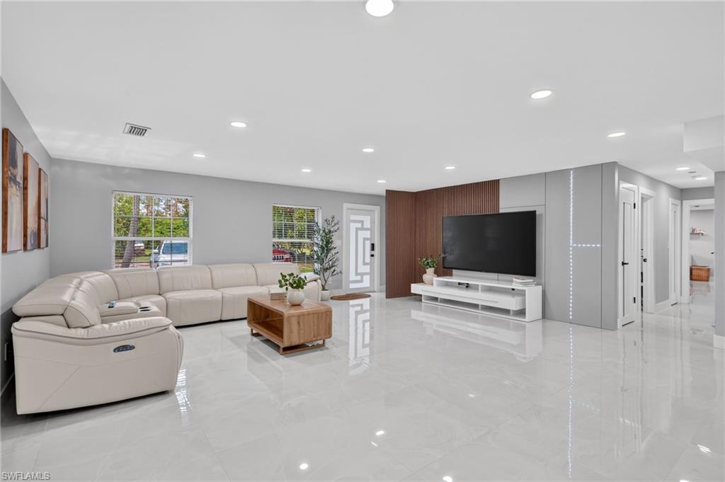 6255 Cedar Tree LN