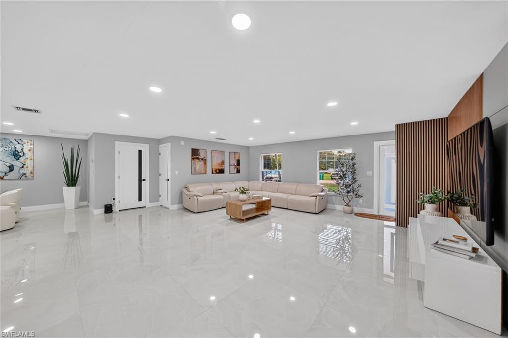 6255 Cedar Tree LN