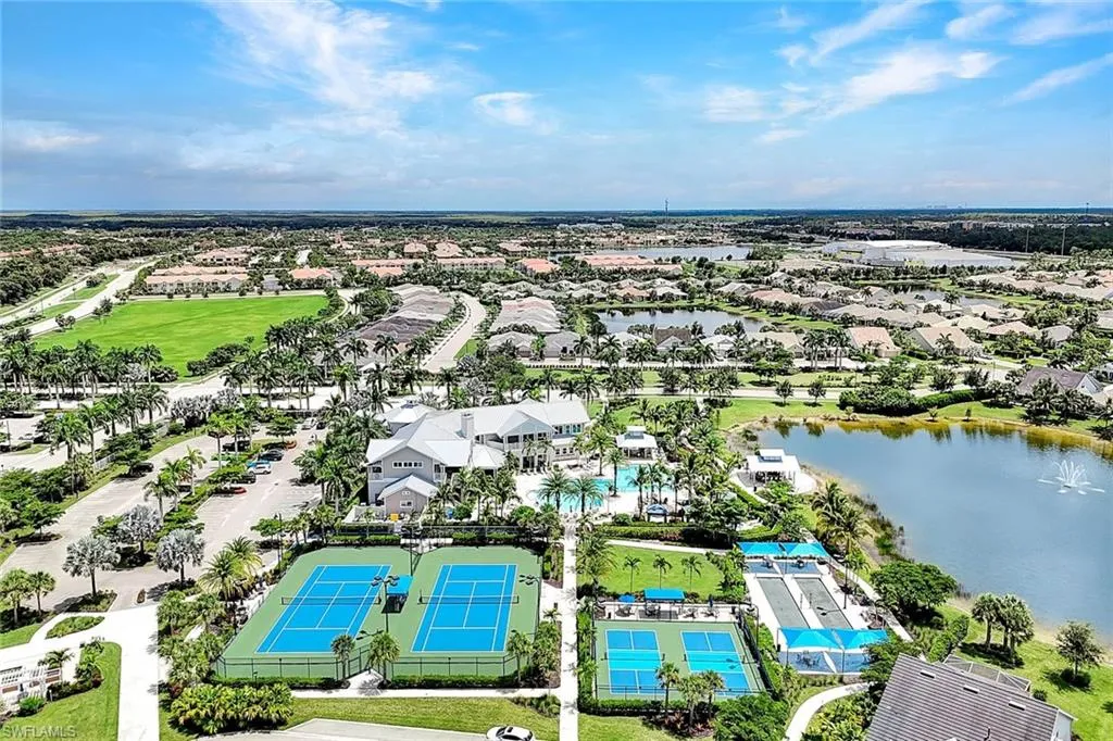 Estero, Florida 33928, United States, 3 Bedrooms Bedrooms, ,3 BathroomsBathrooms,Residential,Active,34337