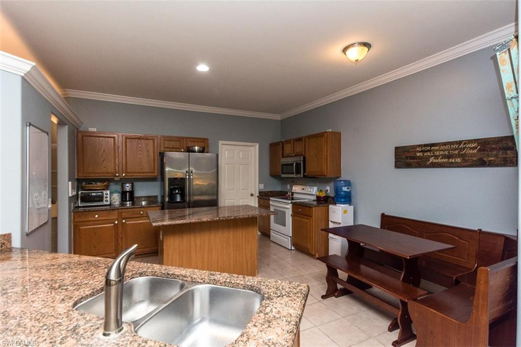 GOLDEN GATE ESTATES - Residential