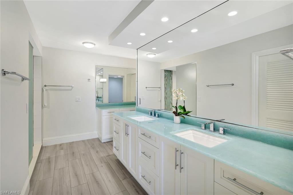 MONACO BEACH CLUB - Residential