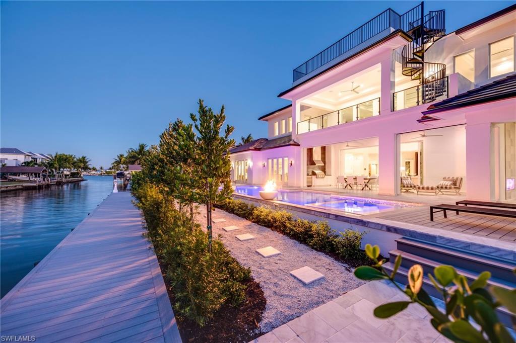 AQUALANE SHORES - Residential