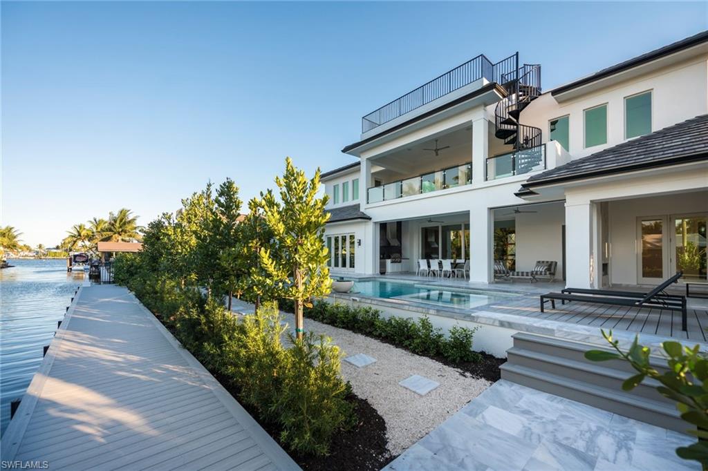 AQUALANE SHORES - Residential