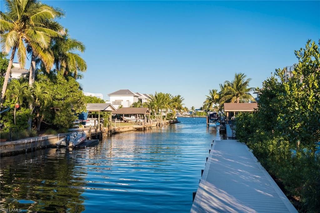 AQUALANE SHORES - Residential