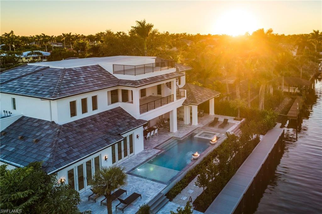 AQUALANE SHORES - Residential