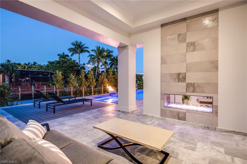 AQUALANE SHORES - Residential