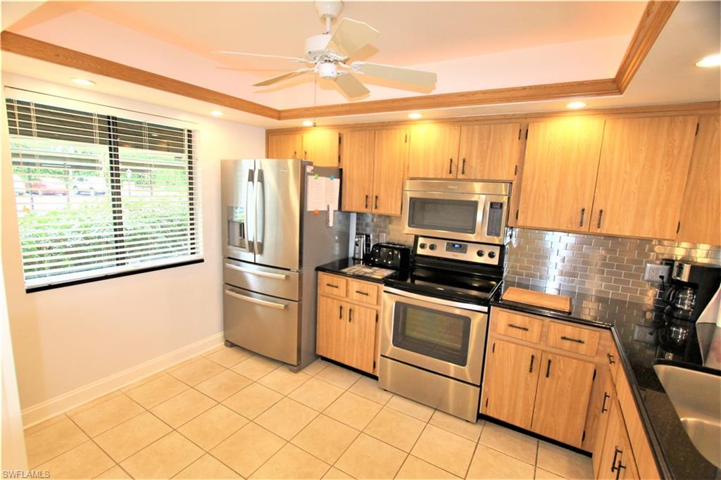 PINEWOOD LAKES - Residential