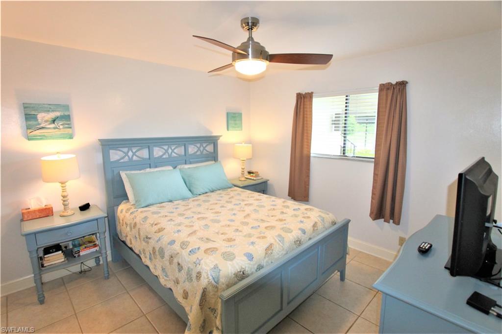 PINEWOOD LAKES - Residential