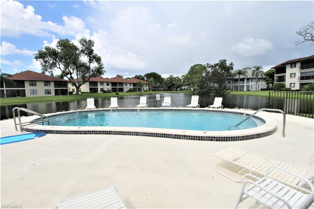 PINEWOOD LAKES - Residential