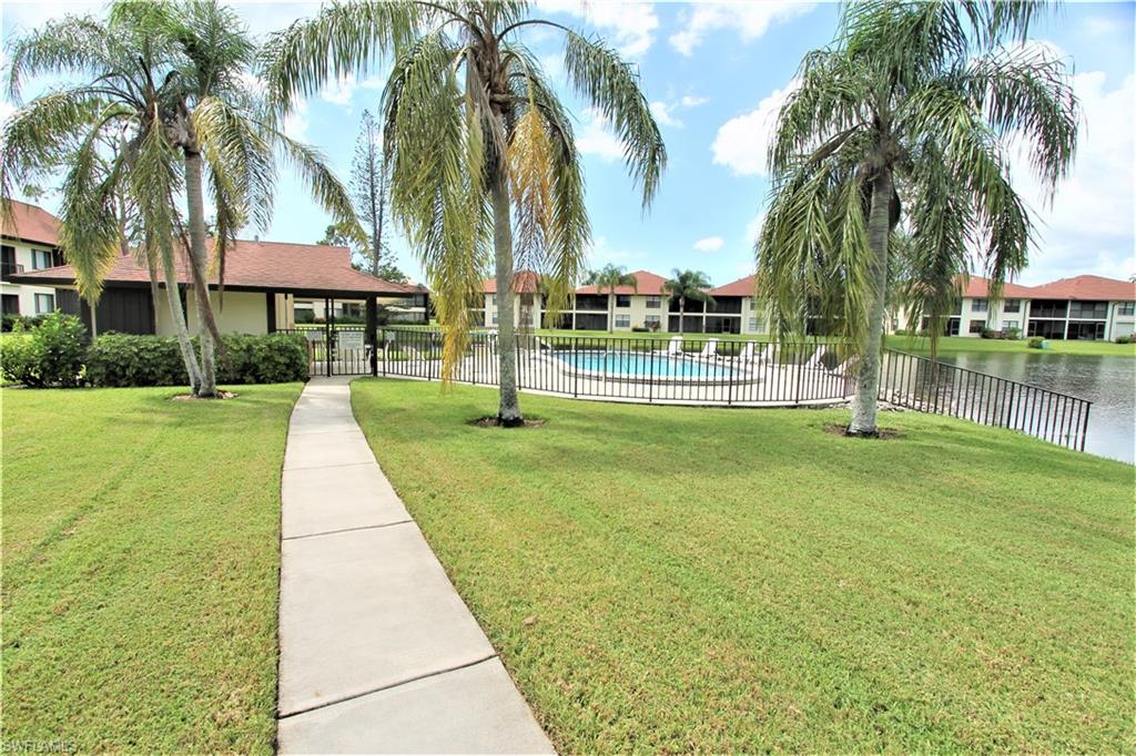 PINEWOOD LAKES - Residential