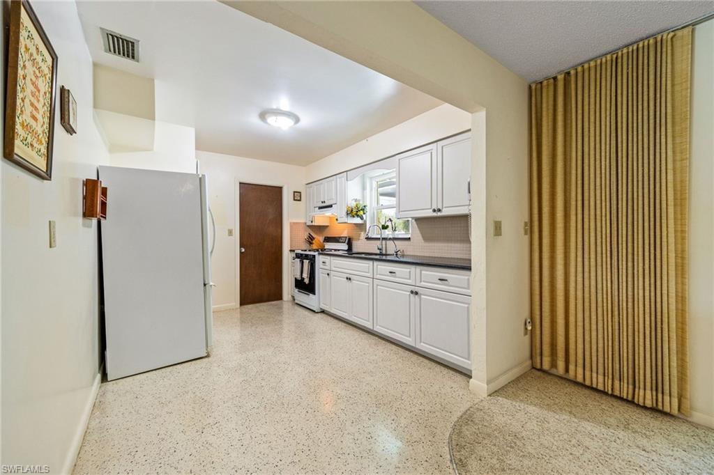 WILLOW LAKE - Residential