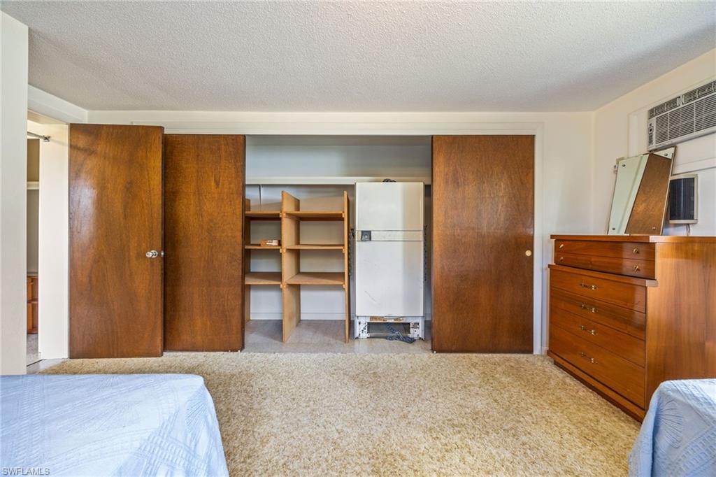 WILLOW LAKE - Residential