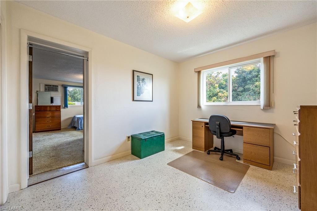 WILLOW LAKE - Residential