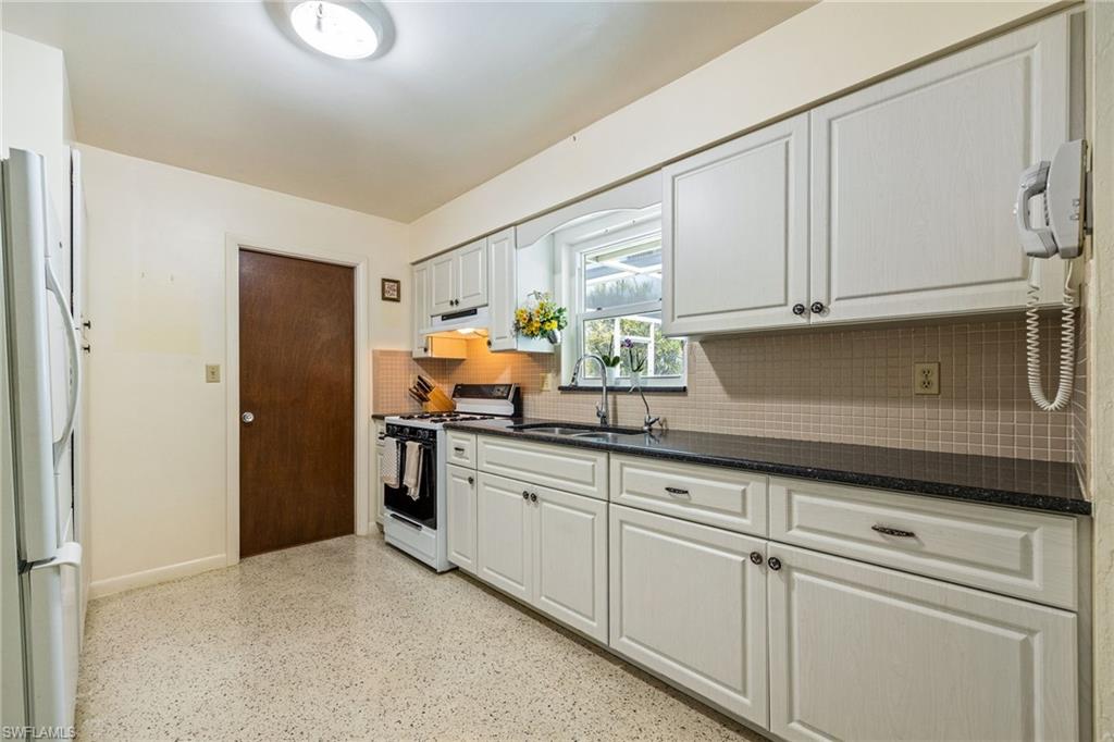 WILLOW LAKE - Residential