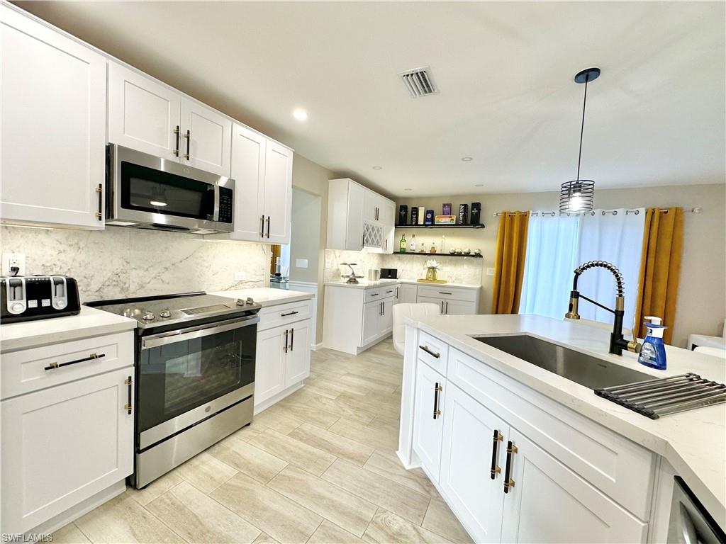 QUEENS PARK AT LAGO VERDE - Residential Lease