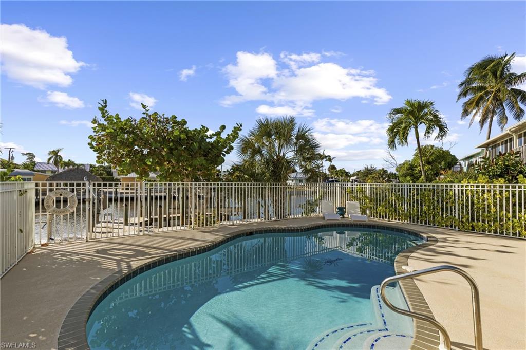 PINE ISLAND - Residential