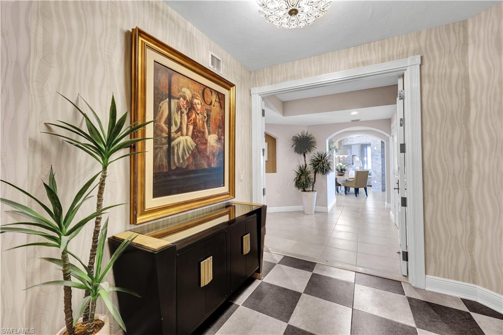 6061 Silver King BLVD 401