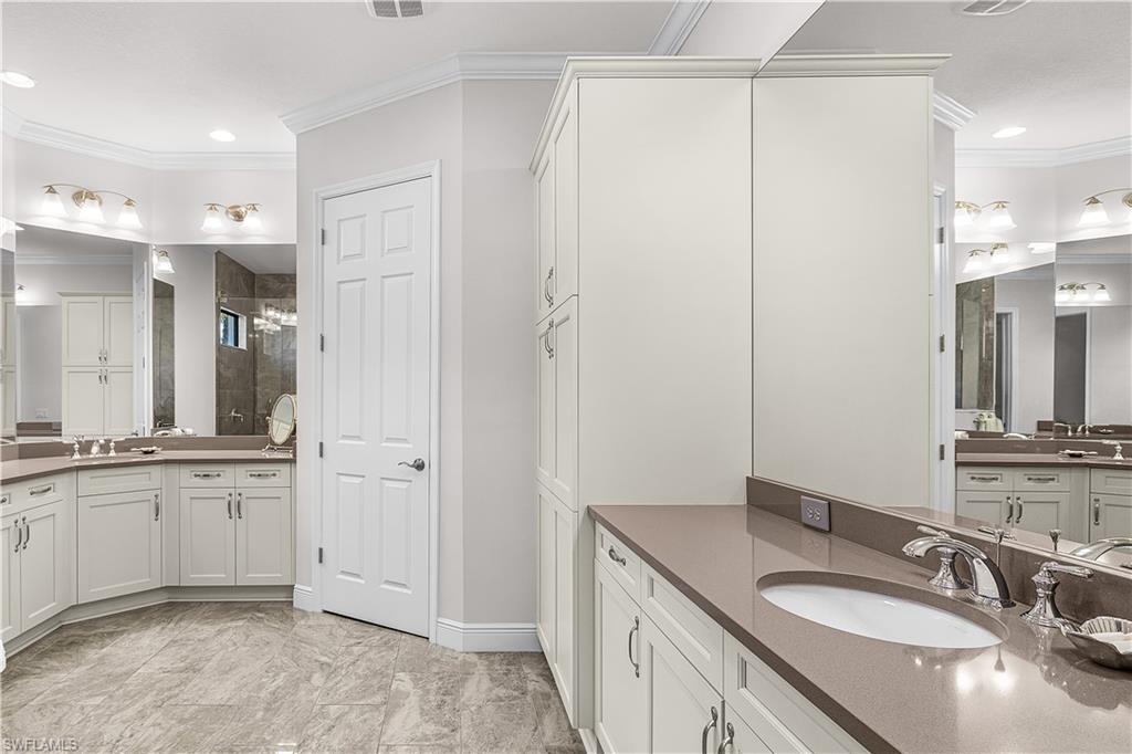 HOLLYBROOK - Residential