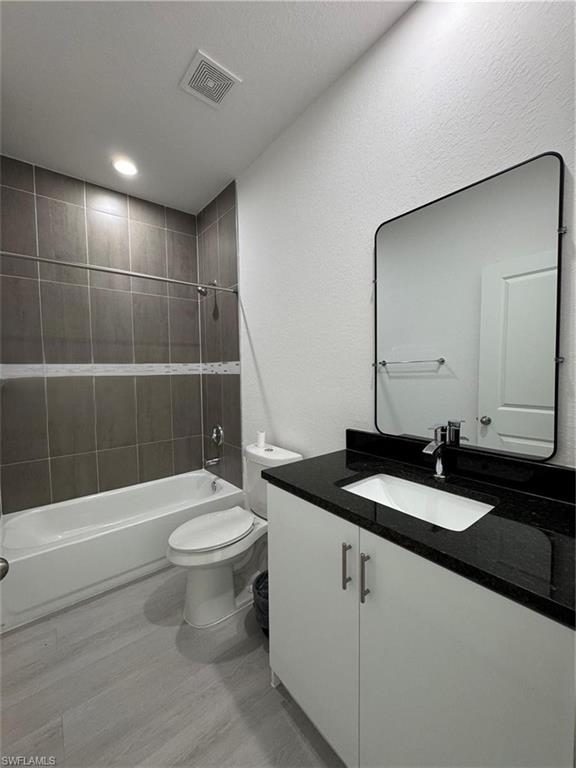 PORT LABELLE - Residential Lease