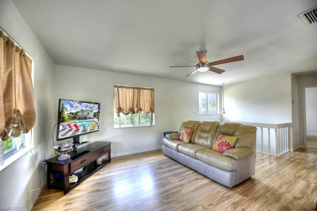 SAN CARLOS PARK - Residential