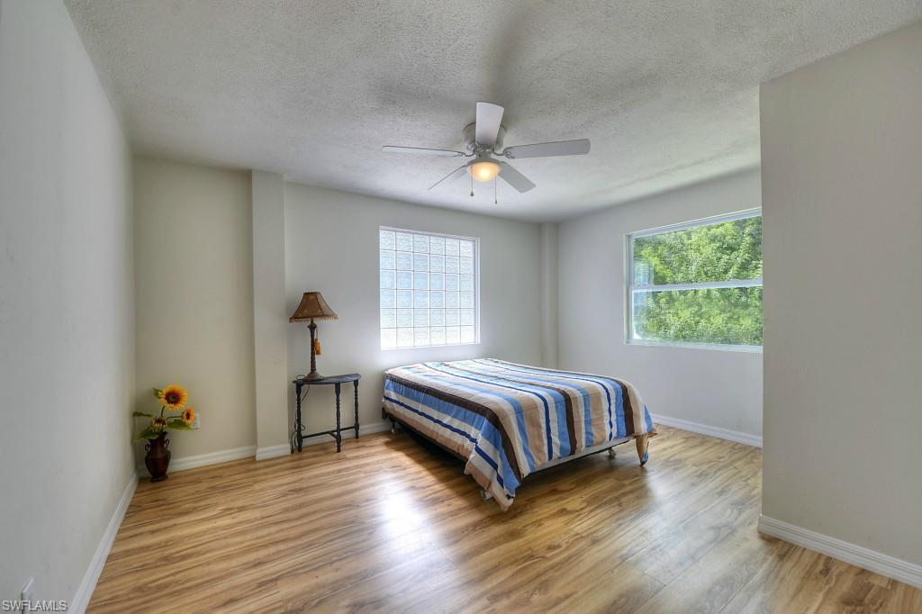 SAN CARLOS PARK - Residential