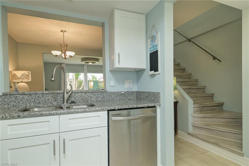 SQUARE ONE CONDO - Residential