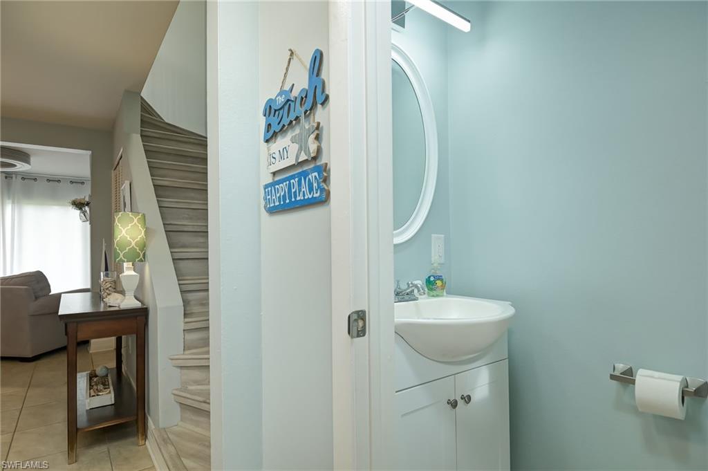 SQUARE ONE CONDO - Residential