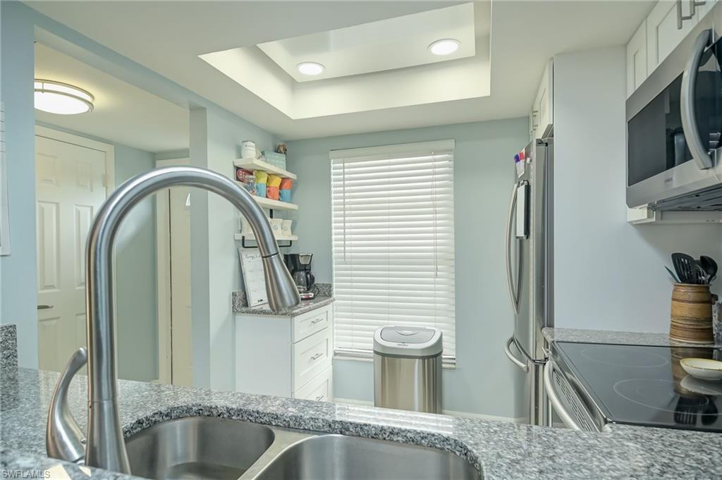 SQUARE ONE CONDO - Residential