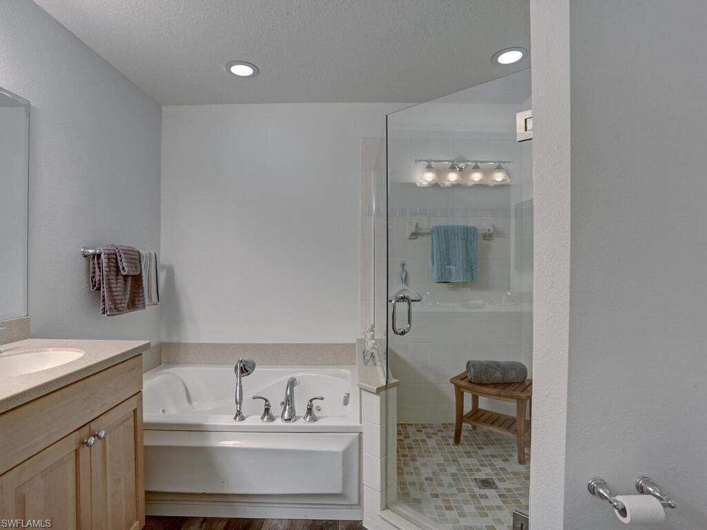 HUNTINGTON LAKES - Residential