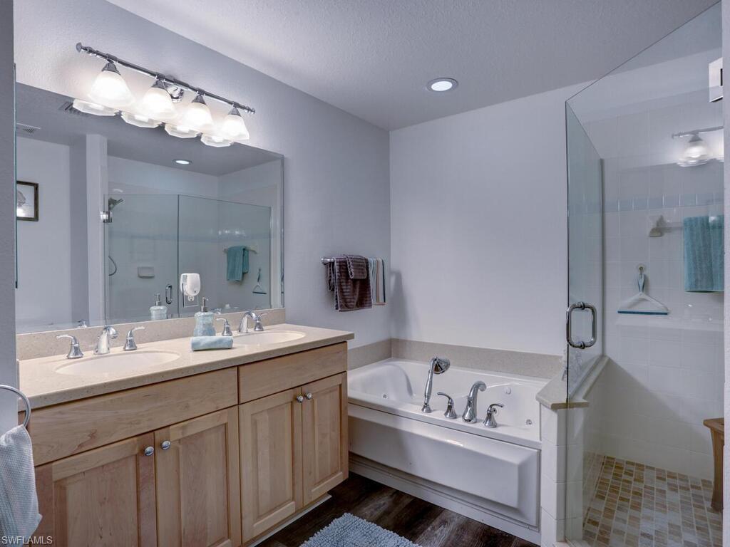 HUNTINGTON LAKES - Residential