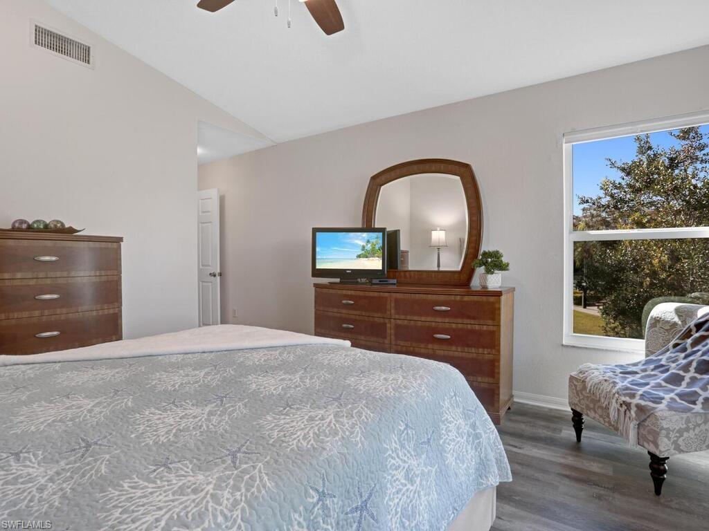 HUNTINGTON LAKES - Residential