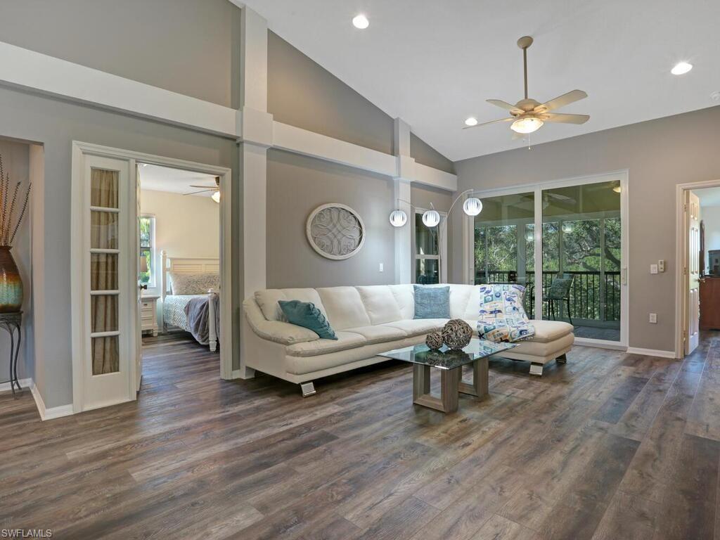 HUNTINGTON LAKES - Residential