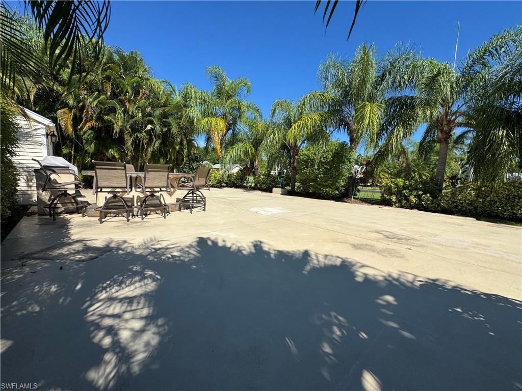 RIVERBEND MOTORCOACH RESORT - Land