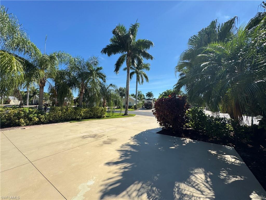 RIVERBEND MOTORCOACH RESORT - Land