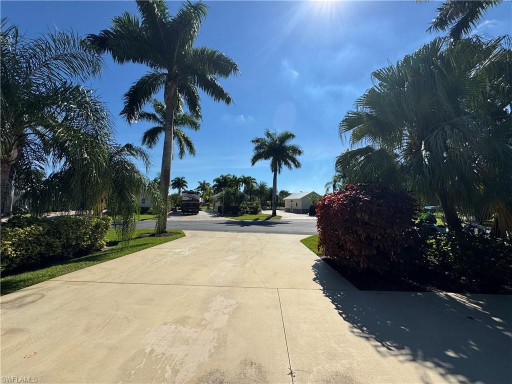 RIVERBEND MOTORCOACH RESORT - Land