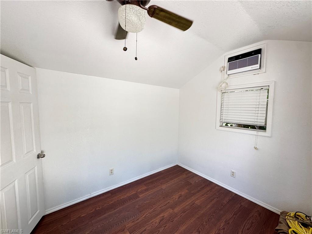 RIVERBEND MOTORCOACH RESORT - Land