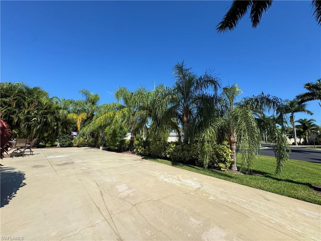 RIVERBEND MOTORCOACH RESORT - Land