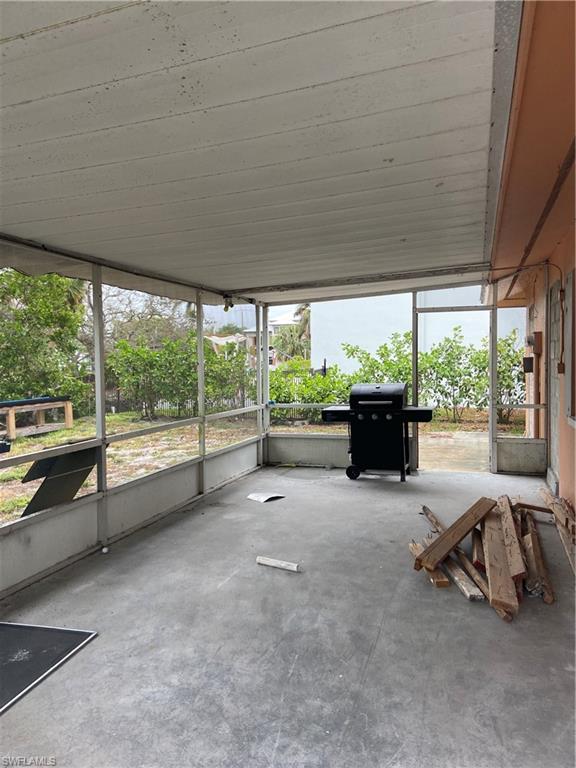 IMPERIAL SHORES - Residential