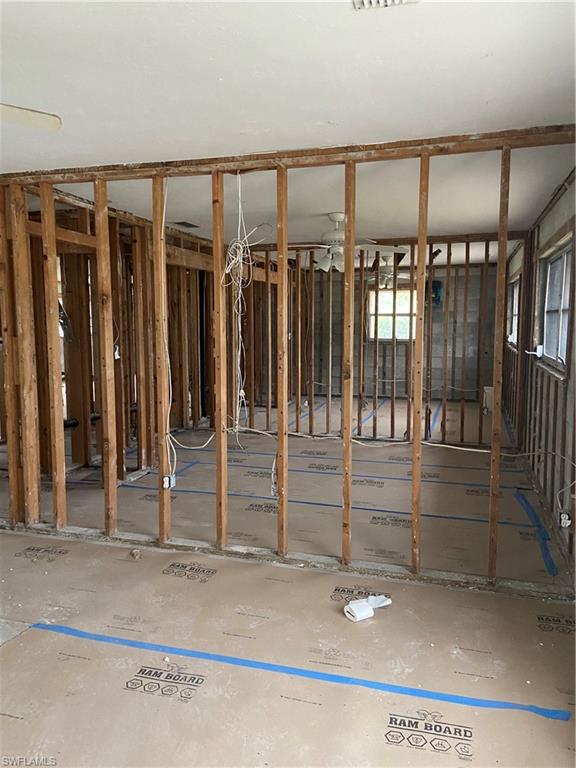 IMPERIAL SHORES - Residential