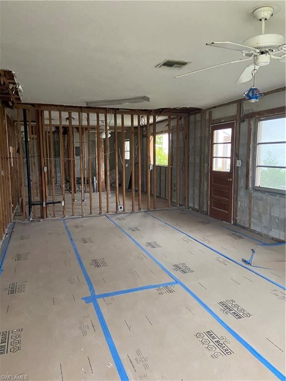 IMPERIAL SHORES - Residential