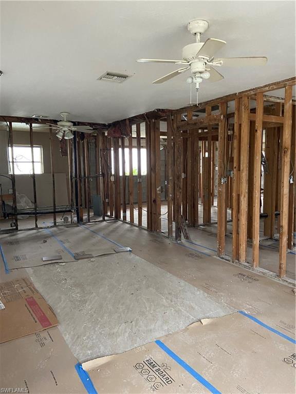 IMPERIAL SHORES - Residential